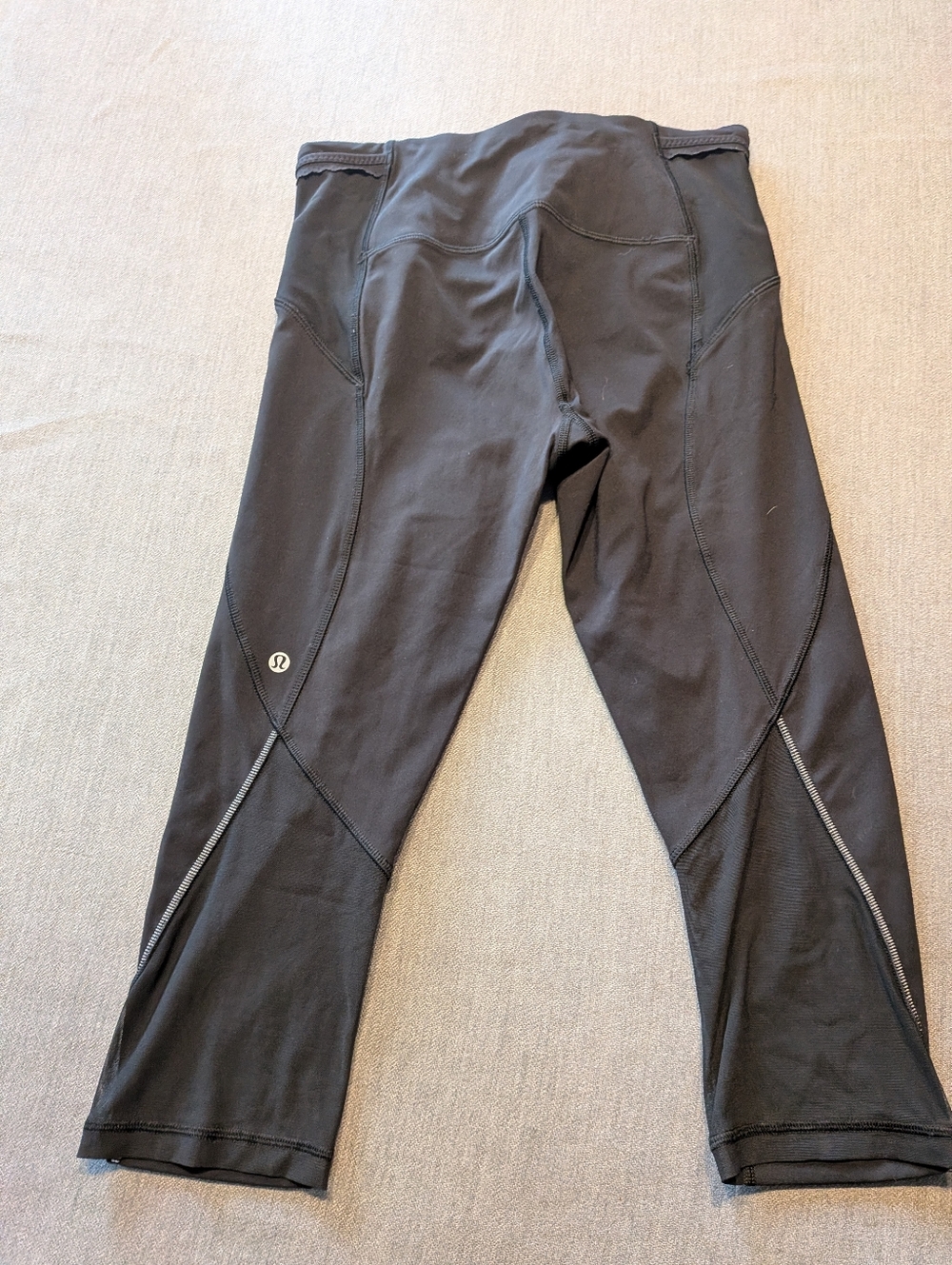 Women's Lululemon Black Black 3M Cropped 19" Yoga Running Workout Leggings Sz 6
